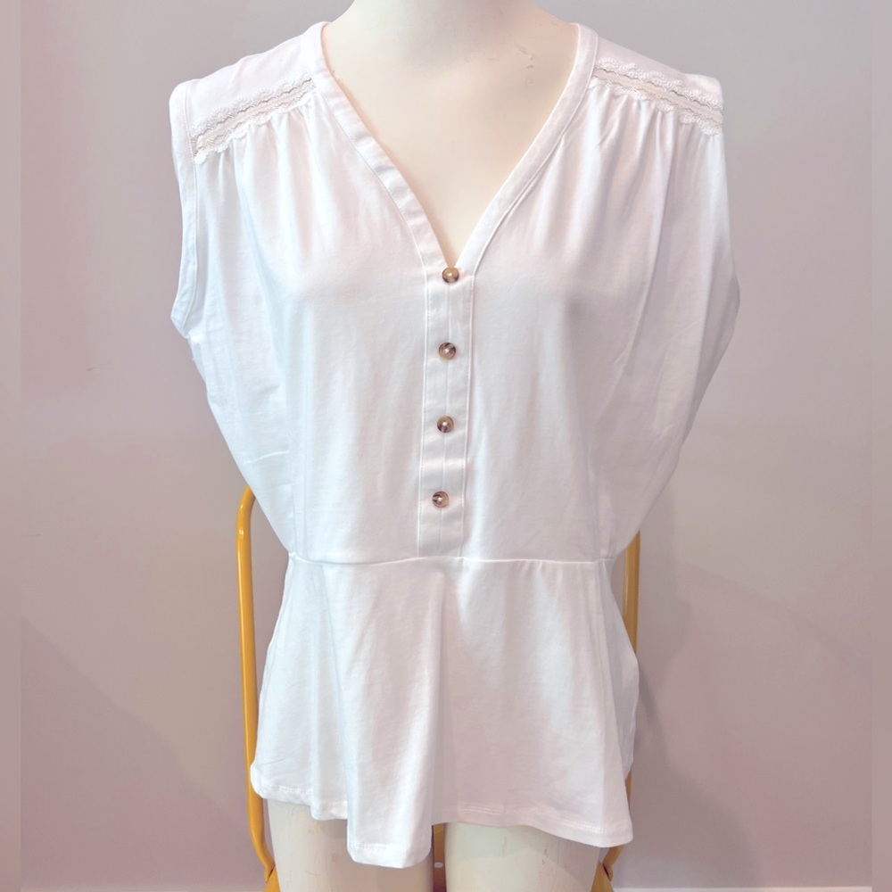 New Modcloth White Peplum Top. Size XL.